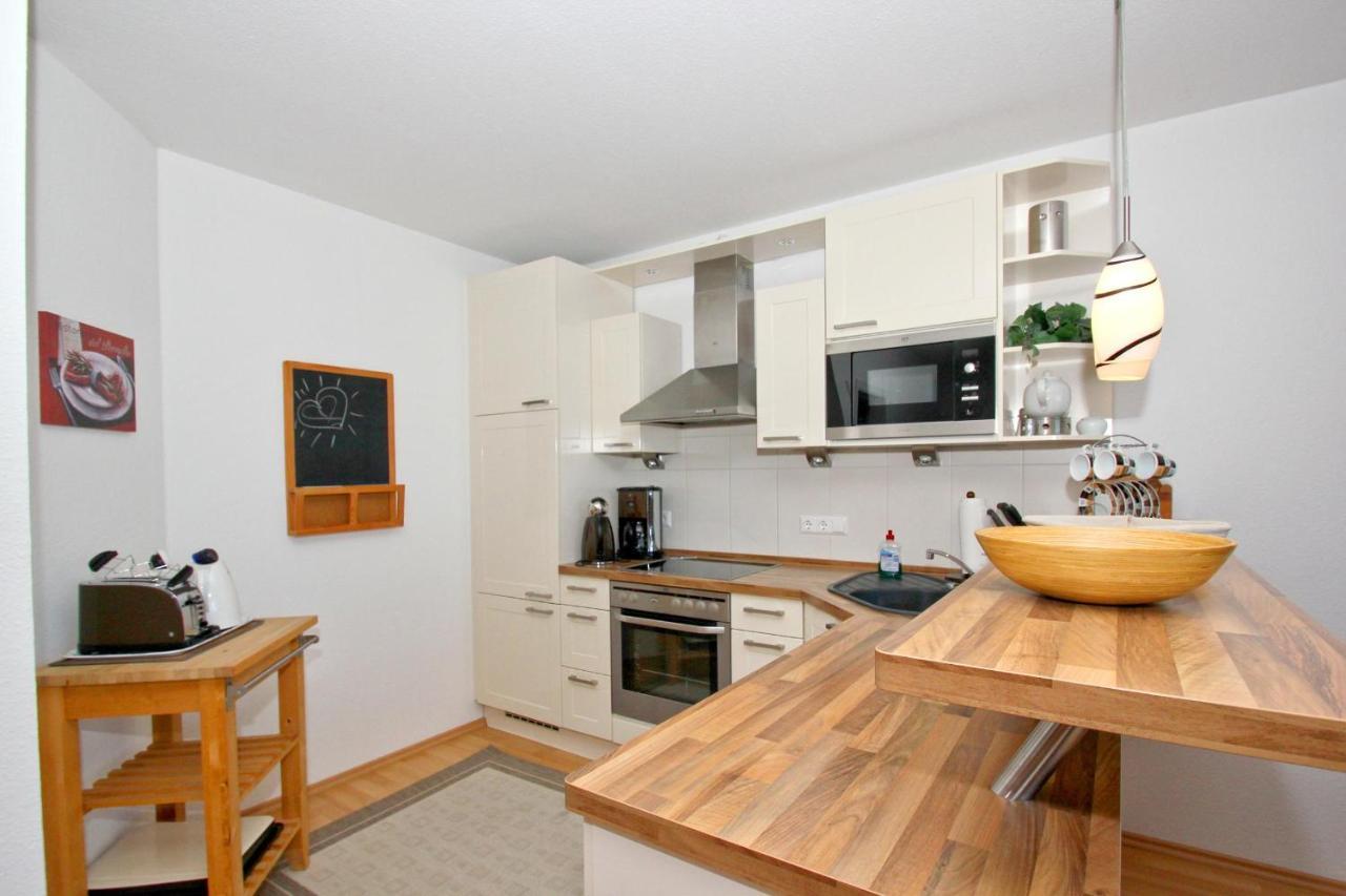 Hafennahe Ferienwohnung Mit Balkon Und Meerblick - Hafenhaeuser Wiek Wohnung 14 Wiek auf Rügen Екстериор снимка