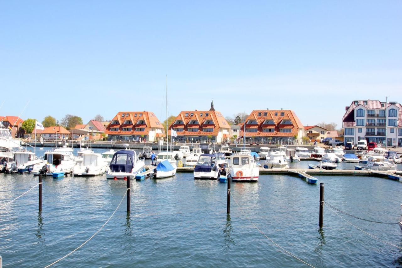 Hafennahe Ferienwohnung Mit Balkon Und Meerblick - Hafenhaeuser Wiek Wohnung 14 Wiek auf Rügen Екстериор снимка